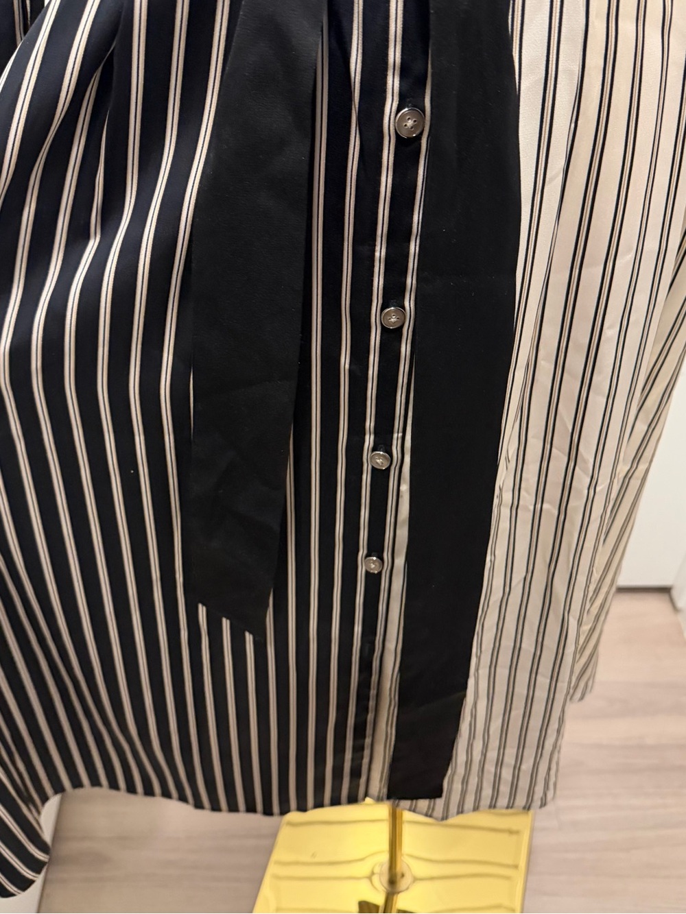Two-Tone Striped Long Sleeve Shirt Dress with Waist Tie Black & White w/Pockets - Picture 4 of 9
